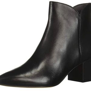 Size 9B leather Ankle Boot. Cole Haan